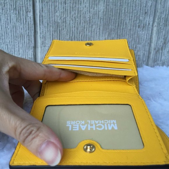 NEW Authentic Michael Kors Bifold Flap Card Holder ID Wallet Saffiano SU… - Picture 5 of 10